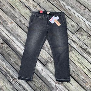 Brand New Levi’s Plus Wedgie Jeans size 32